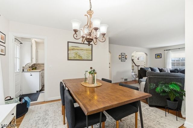 95 Hillside Dr, North Haledon Boro, NJ 07508