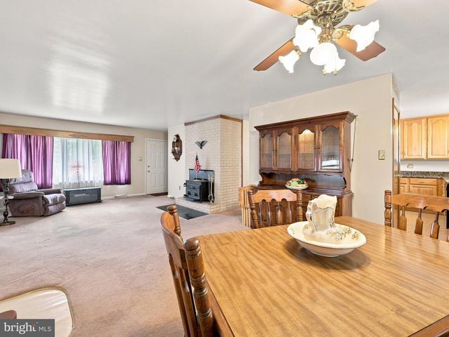 17811 BURNSIDE AVE, Hagerstown, MD 21740
