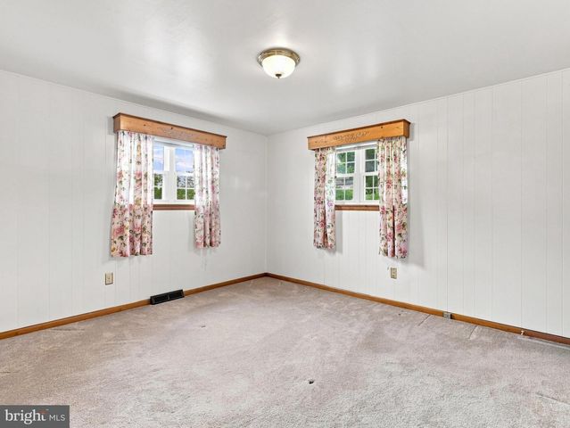 17811 BURNSIDE AVE, Hagerstown, MD 21740