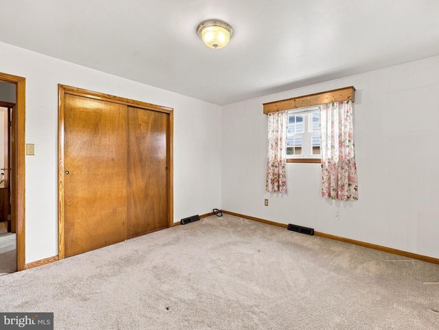 17811 BURNSIDE AVE, Hagerstown, MD 21740