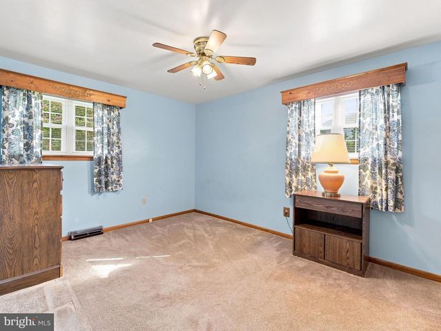 17811 BURNSIDE AVE, Hagerstown, MD 21740