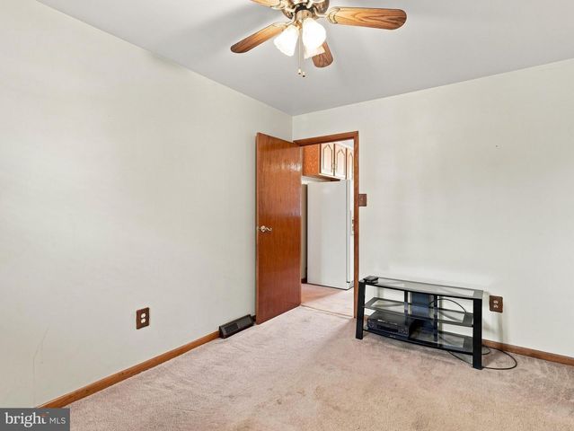17811 BURNSIDE AVE, Hagerstown, MD 21740