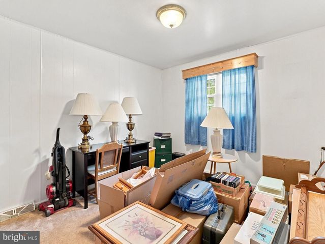 17811 BURNSIDE AVE, Hagerstown, MD 21740