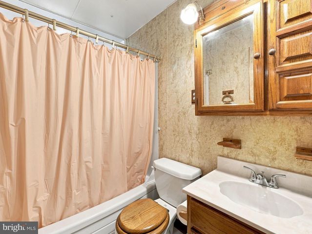 17811 BURNSIDE AVE, Hagerstown, MD 21740
