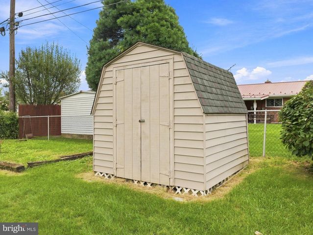 17811 BURNSIDE AVE, Hagerstown, MD 21740