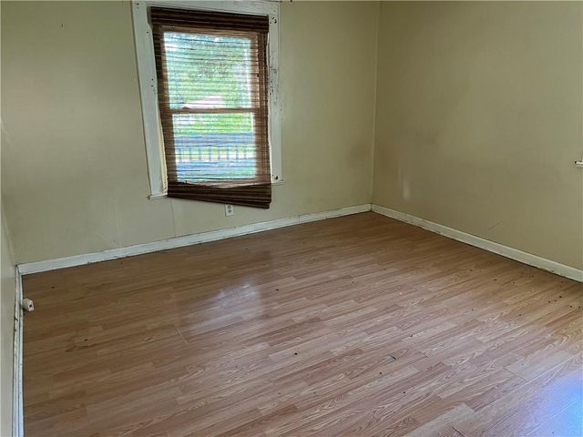 4915 Yecker Avenue, Kansas City, KS 66104