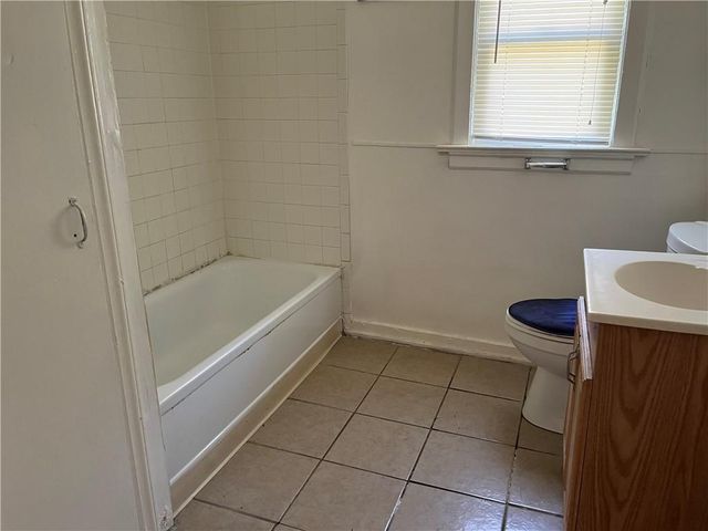 4915 Yecker Avenue, Kansas City, KS 66104