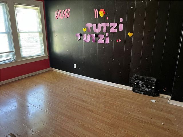 4915 Yecker Avenue, Kansas City, KS 66104