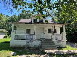 4915 Yecker Avenue, Kansas City, KS 66104