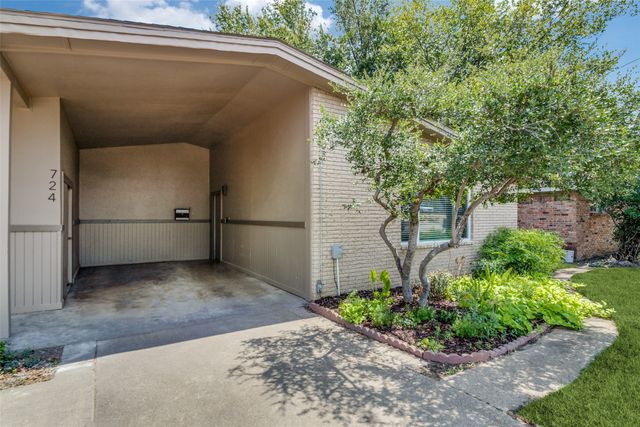 724 N Boulevard Terrace, Dallas, TX 75211
