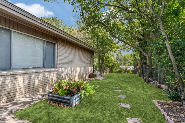 724 N Boulevard Terrace, Dallas, TX 75211
