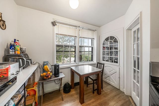50 Follen St 306, Cambridge, MA 02138