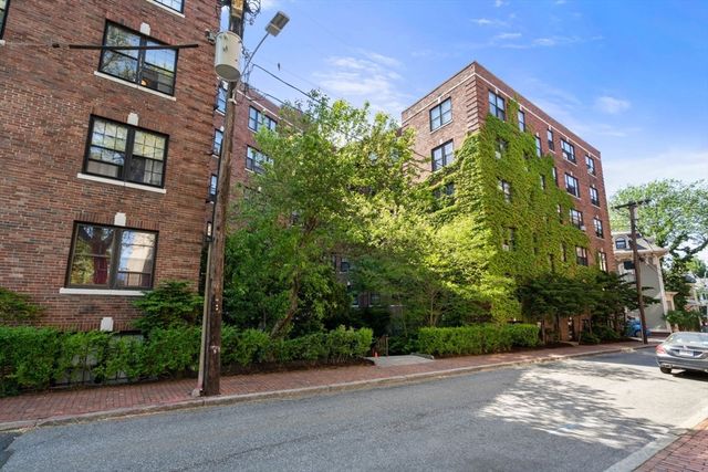 50 Follen St 306, Cambridge, MA 02138