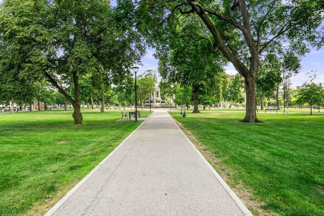 50 Follen St 306, Cambridge, MA 02138