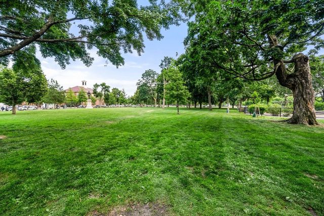 50 Follen St 306, Cambridge, MA 02138