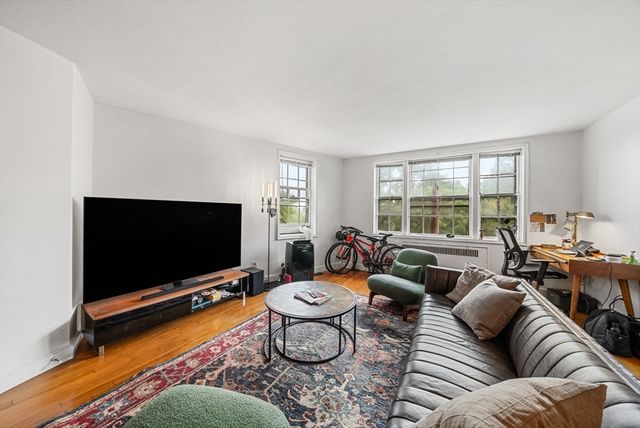 50 Follen St 306, Cambridge, MA 02138