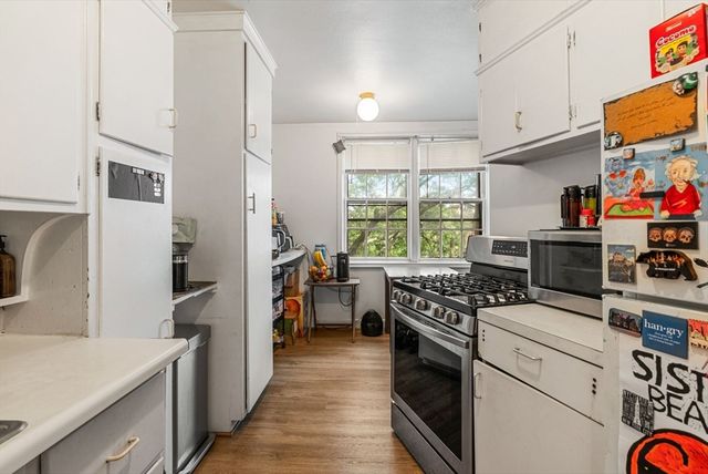 50 Follen St 306, Cambridge, MA 02138
