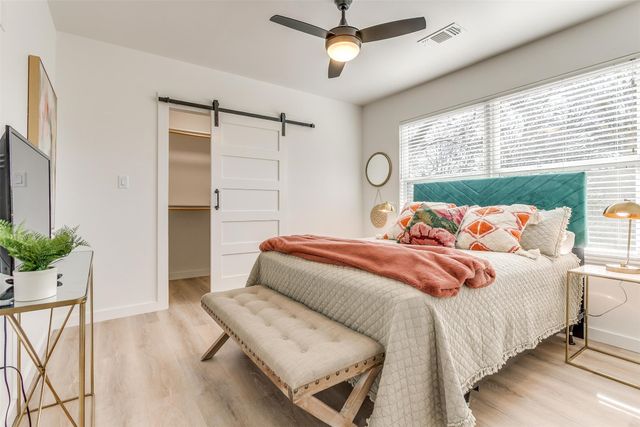 323 S Hannaford Street, Granbury, TX 76048