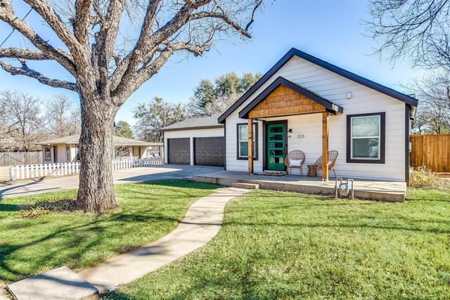 323 S Hannaford Street, Granbury, TX 76048