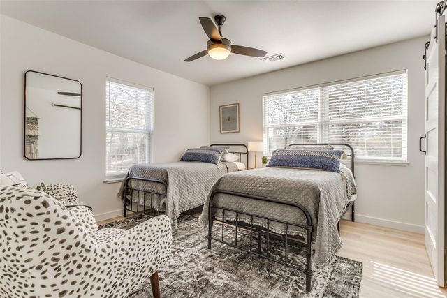 323 S Hannaford Street, Granbury, TX 76048