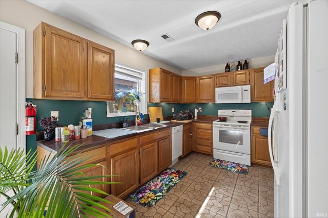 911 W Rca Park Drive, Bloomington, IN 47403