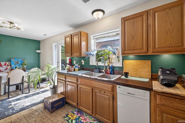 911 W Rca Park Drive, Bloomington, IN 47403