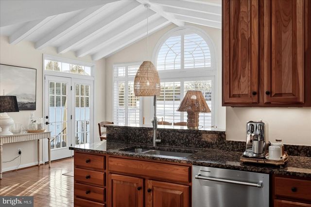 17301 VANNES CT, Hamilton, VA 20158