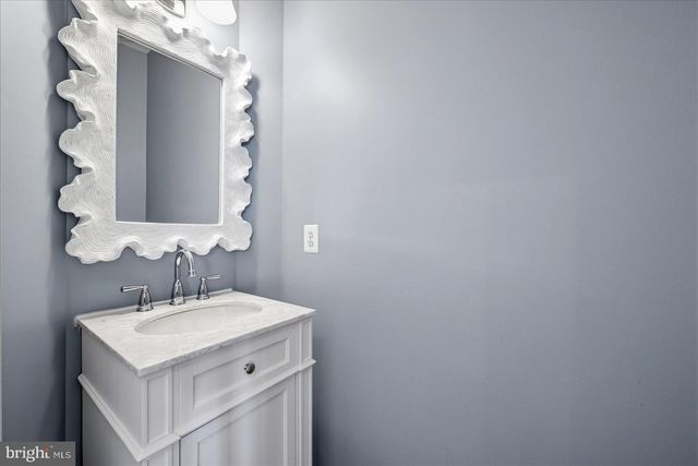 17301 VANNES CT, Hamilton, VA 20158