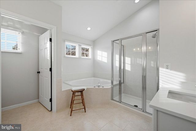 17301 VANNES CT, Hamilton, VA 20158