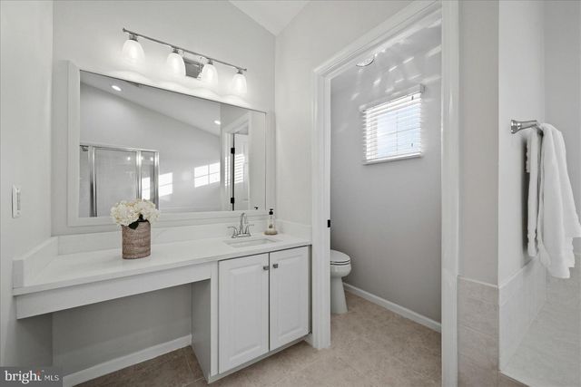 17301 VANNES CT, Hamilton, VA 20158