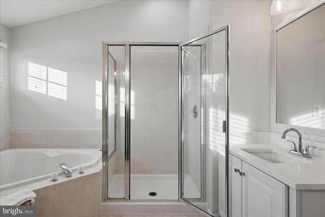 17301 VANNES CT, Hamilton, VA 20158