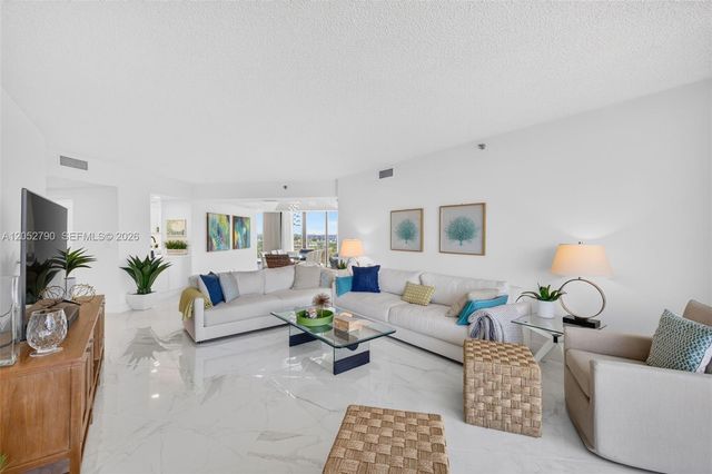 2800 ISLAND BL 904, Aventura, FL 33160