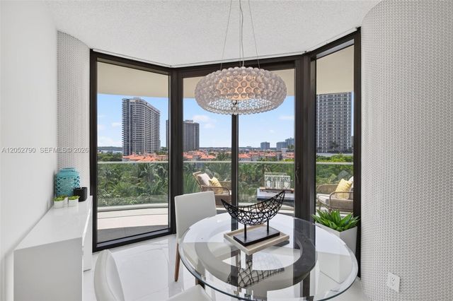 2800 ISLAND BL 904, Aventura, FL 33160