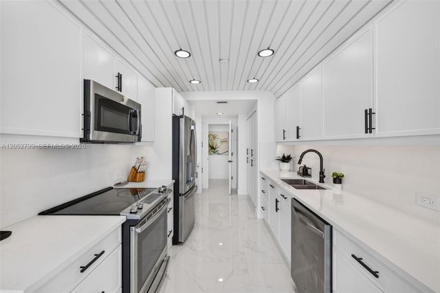 2800 ISLAND BL 904, Aventura, FL 33160