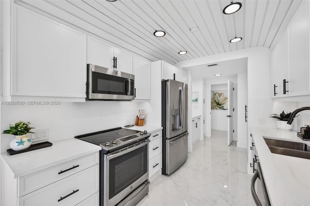 2800 ISLAND BL 904, Aventura, FL 33160