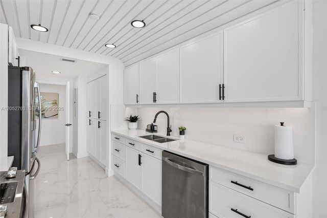 2800 ISLAND BL 904, Aventura, FL 33160