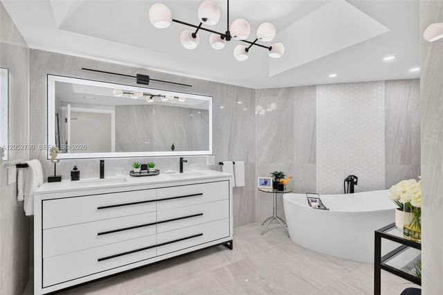 2800 ISLAND BL 904, Aventura, FL 33160