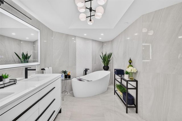 2800 ISLAND BL 904, Aventura, FL 33160