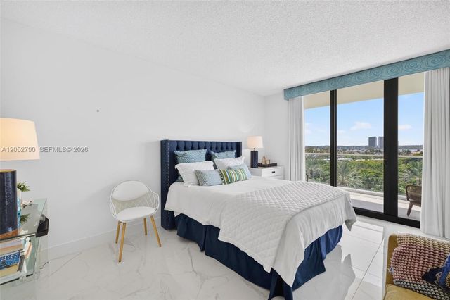 2800 ISLAND BL 904, Aventura, FL 33160