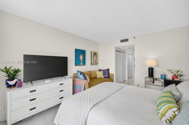 2800 ISLAND BL 904, Aventura, FL 33160