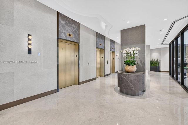2800 ISLAND BL 904, Aventura, FL 33160