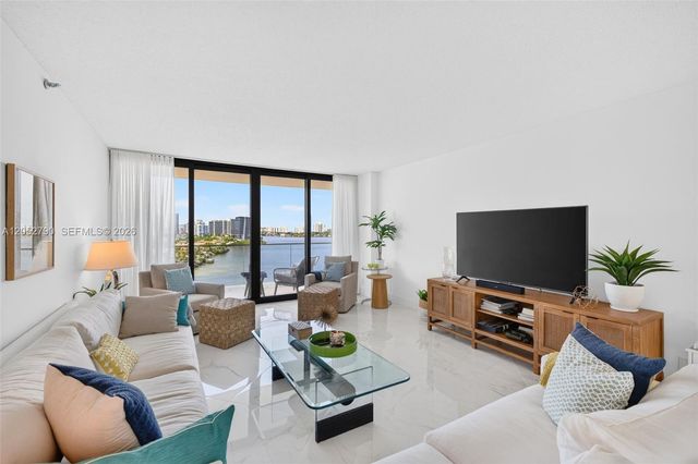 2800 ISLAND BL 904, Aventura, FL 33160