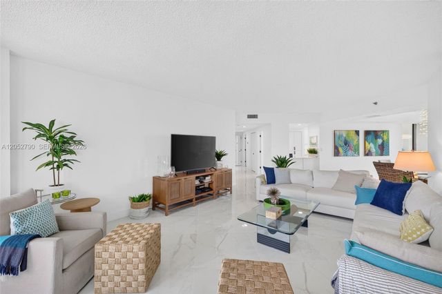 2800 ISLAND BL 904, Aventura, FL 33160