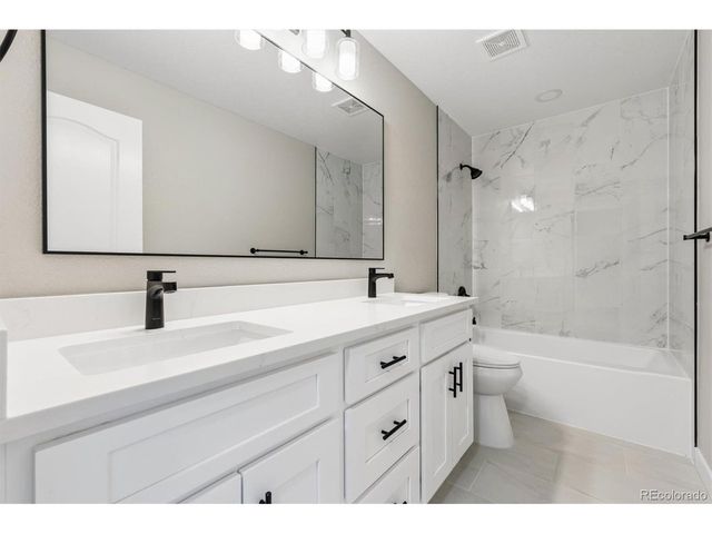 422 Boulder Ln, Johnstown, CO 80534