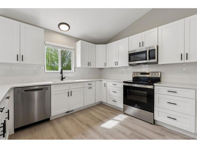422 Boulder Ln, Johnstown, CO 80534
