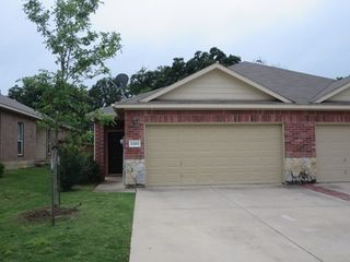 1305 Ravenwood Drive, Mansfield, TX 76063