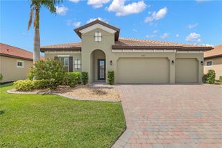 8741 Westwood Oaks PL, Fort Myers, FL 33908