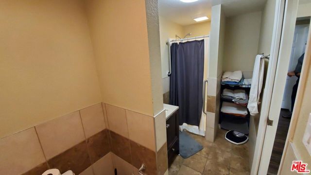 5061 W Sunset Boulevard, Los Angeles, CA 90027