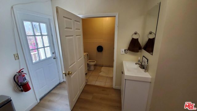 5061 W Sunset Boulevard, Los Angeles, CA 90027