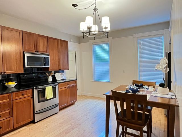 128 Chestnut St 1, Brookline, MA 02445